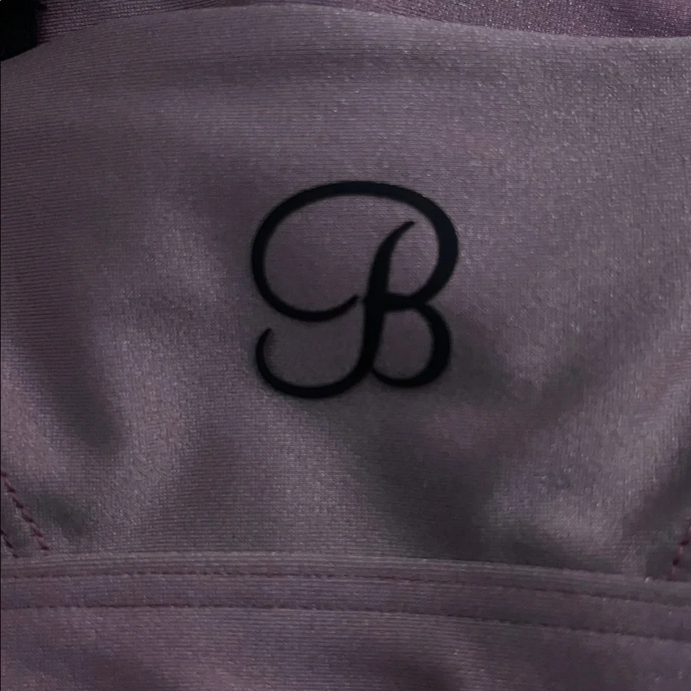 M26 Bombshell Sportswear Top - Picture 3 of 5